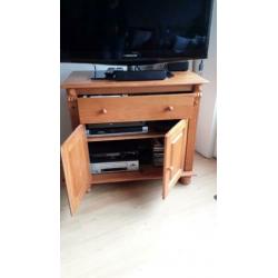 Dressoir in antiek grenen en apart TV meubel