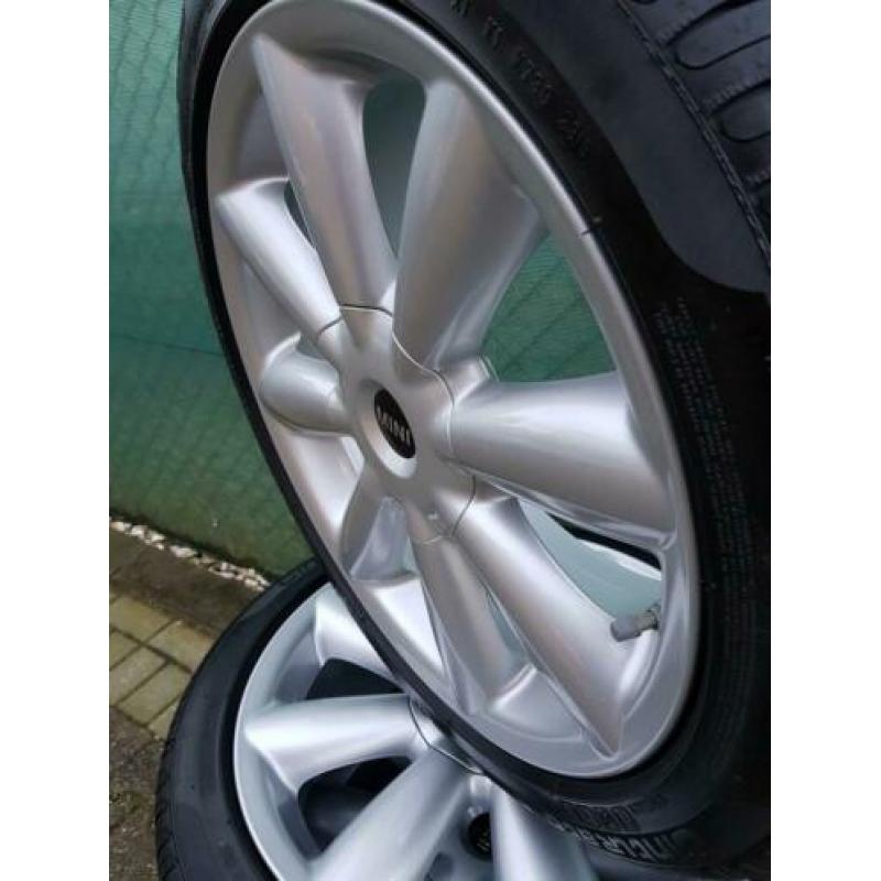 Te koop set mini Countryman velgen+banden 18 inch