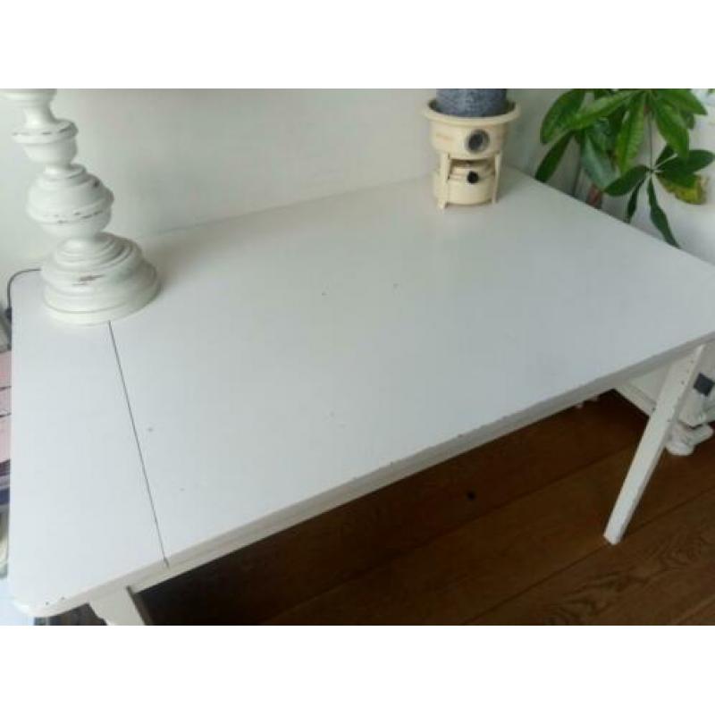 Wit brocante, landelijke tafel