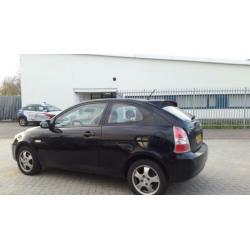 Hyundai Accent 1.4i Dynamic Zwart