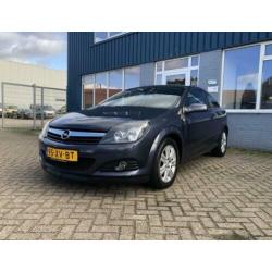 Opel Astra GTC 1.6 Executive