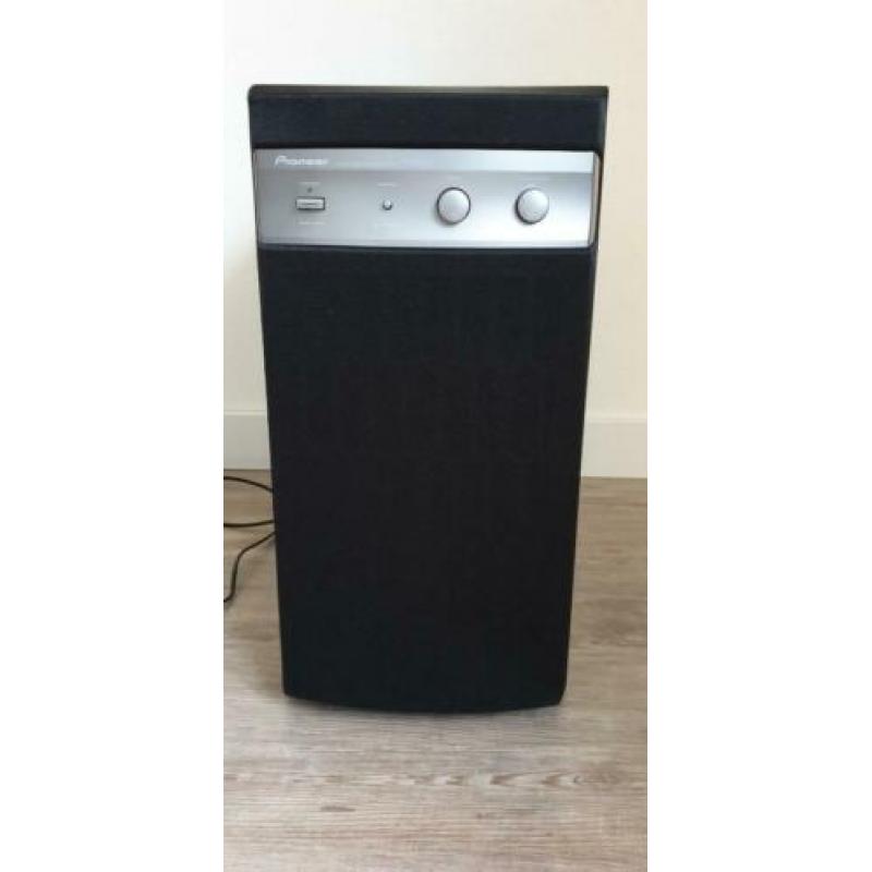 Subwoofer/ 4 speakers en centerspeaker van pioneer