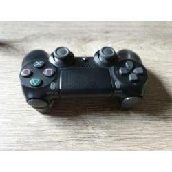 Playstation 4 controller, moet met kabel gebruikt worden