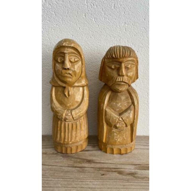 Houten beeldjes-sculptuur koppel man en vrouw vintage