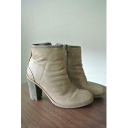 Schoenen OPRUIMING alles €5,- enkellaarsjes Cellini 38 taupe