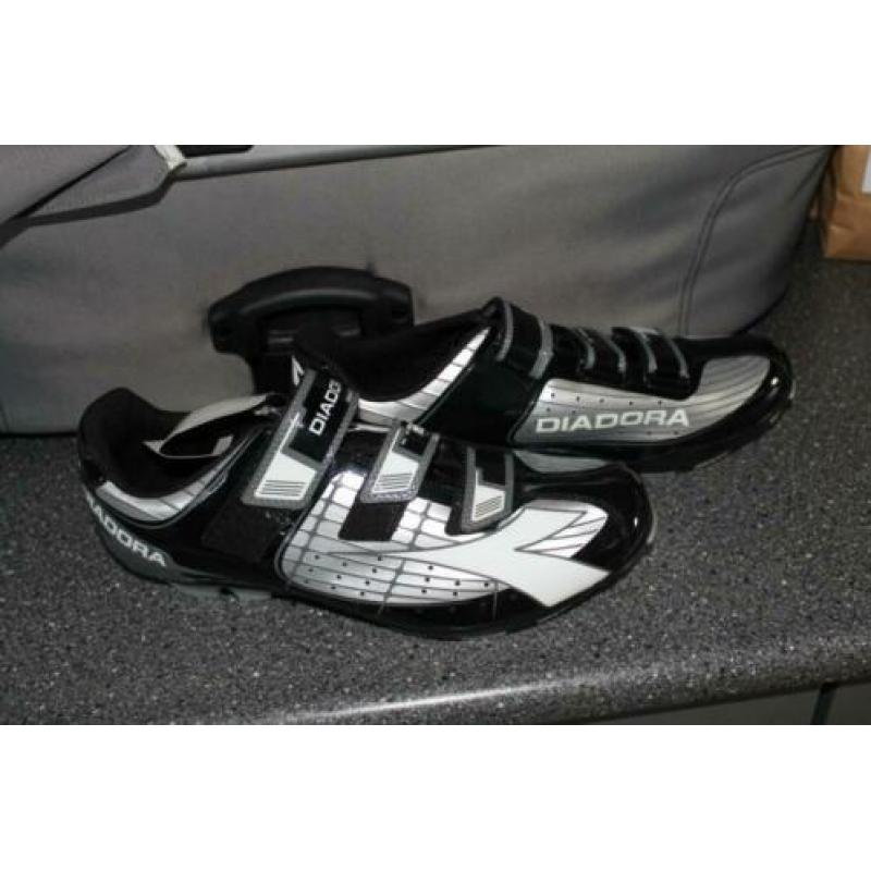 Moutainbike schoenen fietsschoenen maat 46