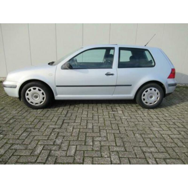 Volkswagen Golf 1.6 Comfortline