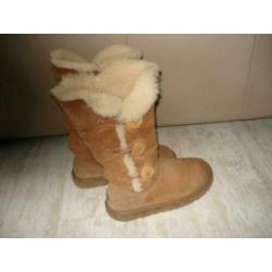 Uggs Bailey button maat 38