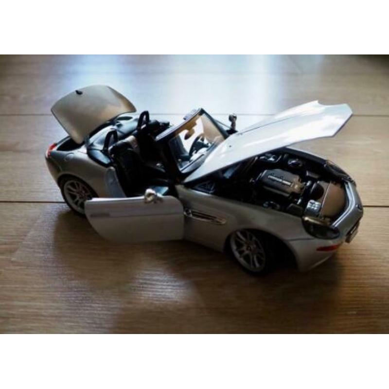 Maisto BMW Z8 in schaal 1/18