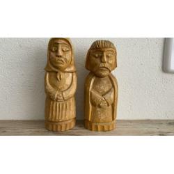 Houten beeldjes-sculptuur koppel man en vrouw vintage