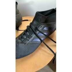 Adidas voetbalschoenen maat 43,5