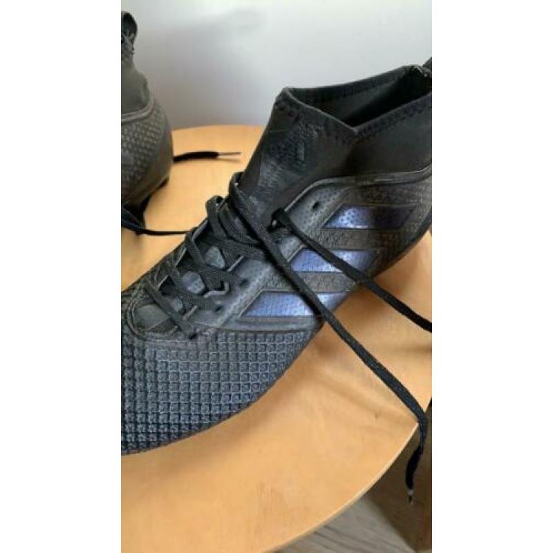 Adidas voetbalschoenen maat 43,5