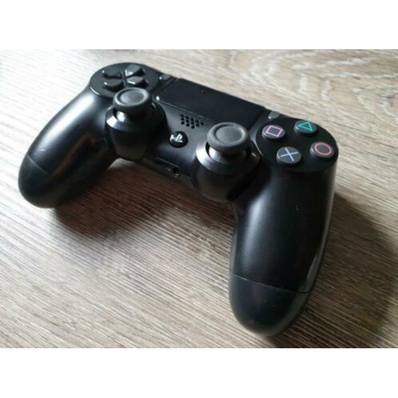 Playstation 4 controller, moet met kabel gebruikt worden