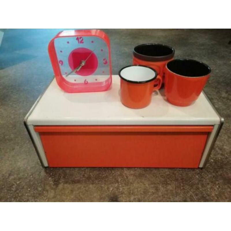 Diverse oranje vintage/retro accessoires