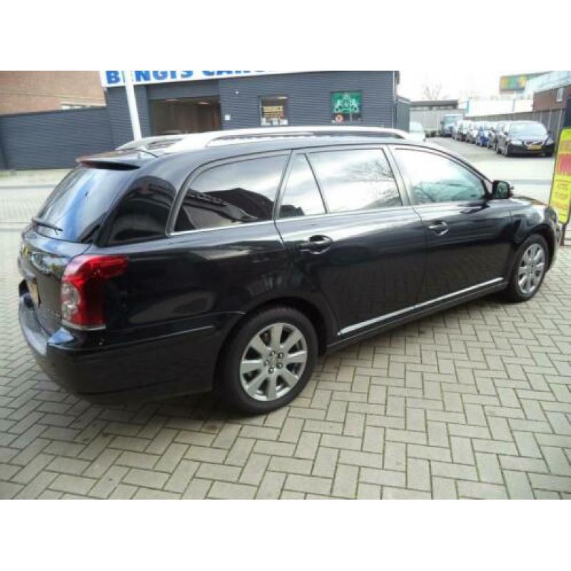 Toyota Avensis Wagon 1.8 VVTi Luna Business 1e Eigenaar NAVI