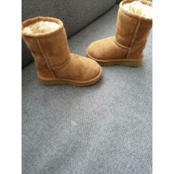 Uggs maat 22,5