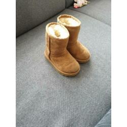 Uggs maat 22,5