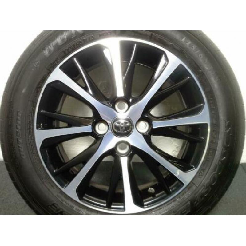 Toyota Yaris HYBRID 15 Inch Dunlop 175/65/R15 TPMS 7.5 MM