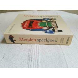 Boek: METALEN SPEELGOED J. Miller ISBN 9789058975591