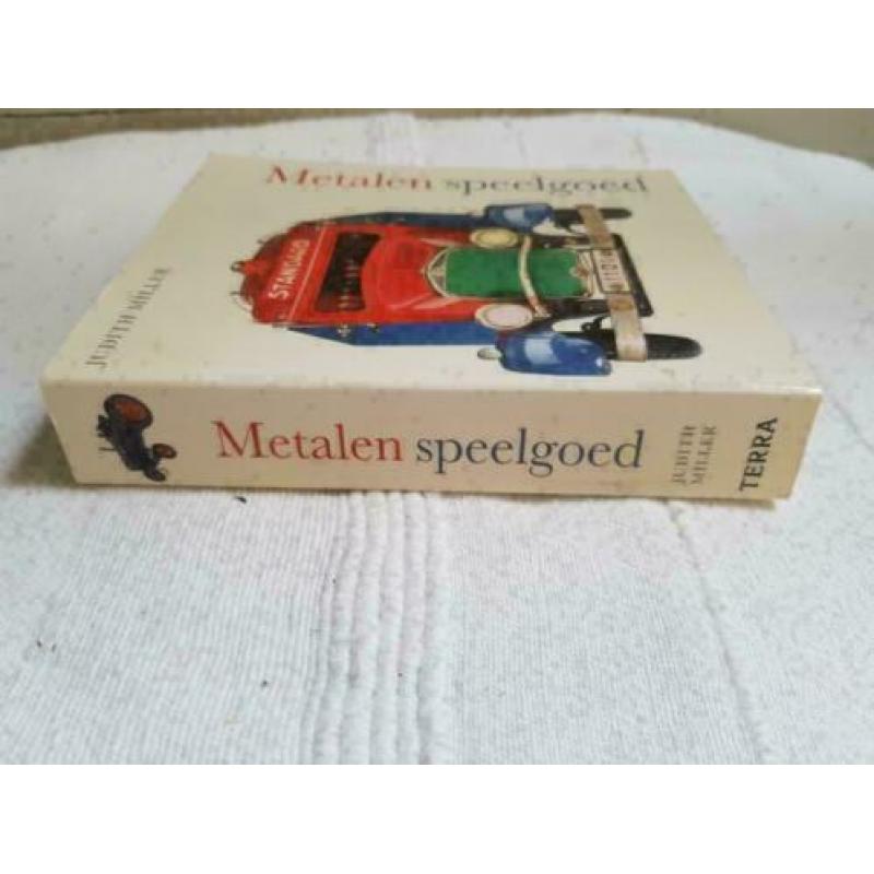 Boek: METALEN SPEELGOED J. Miller ISBN 9789058975591