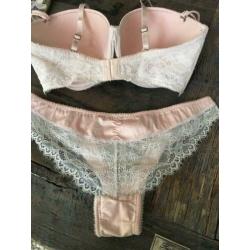 Hunkemöller set nieuwe slip mt S , en BH 75 bijna nieuwstaat