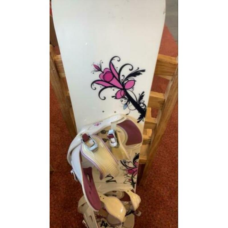 Dames Snowboard Nidecker 139cm incl bindingen