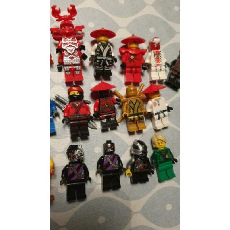 21 lego ninja poppetjes partij plus onderdelen