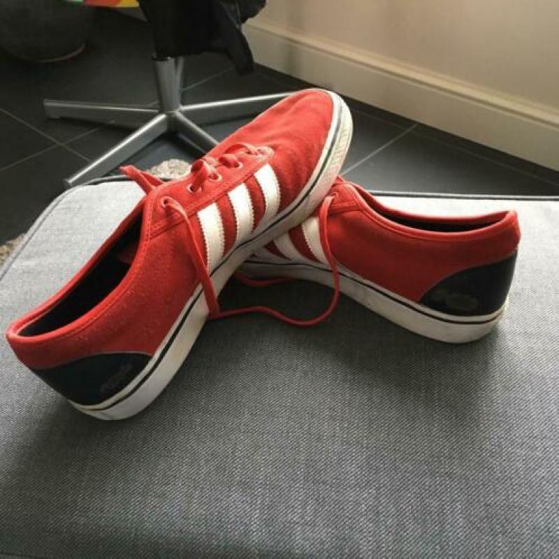 Adidas sneakers rood met zwart, maat 45