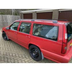 Volvo V70; 2.4 T AWD AUT