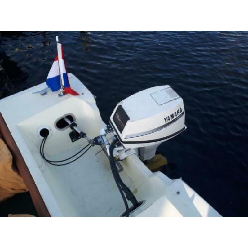 Speedboot met yamaha 9.9 4 takt met leuke accessoires