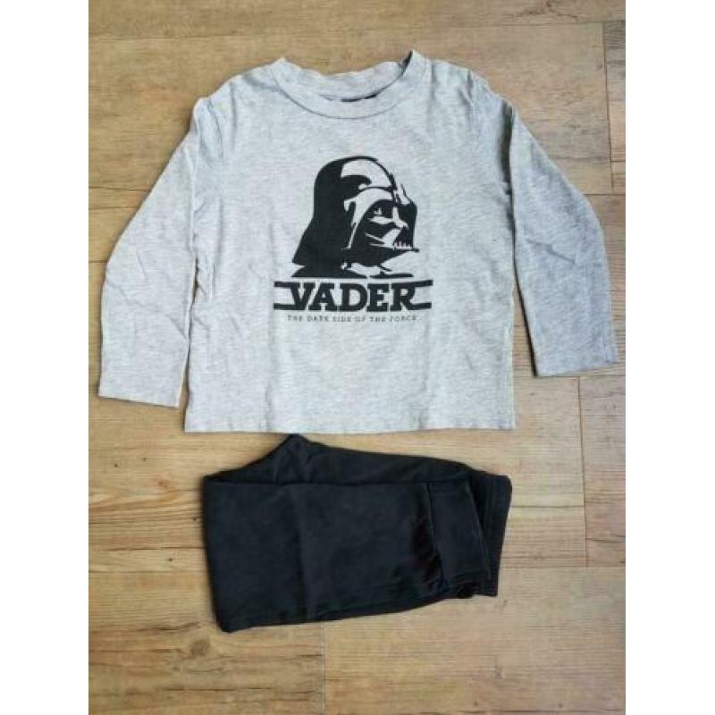 Leuke pyjama maat 98/104 Star Wars ZGAN