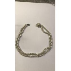 Parelketting vintage met mooi slot 45 cm lang