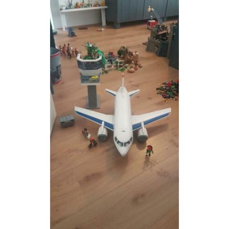 Vliegtuig met verkeerstoren playmobil