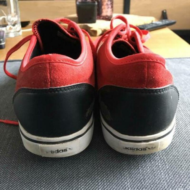 Adidas sneakers rood met zwart, maat 45