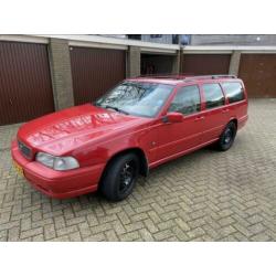 Volvo V70; 2.4 T AWD AUT