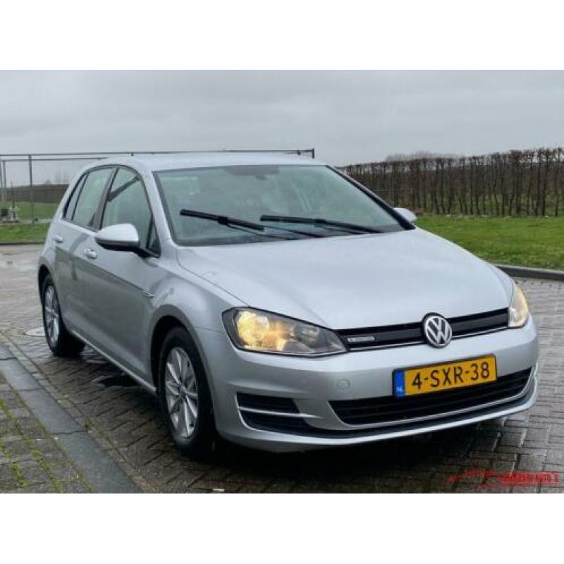 Volkswagen Golf 1.6 TDI BlueMotion ECC Airco Navigatie Deale