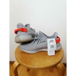 Yeezy tail light 42 (8.5 us)