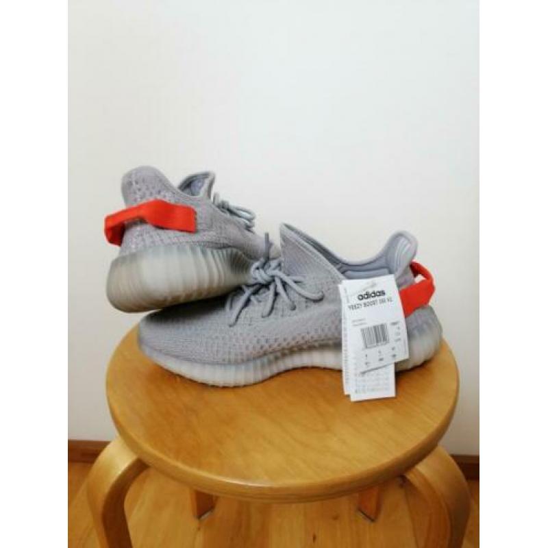 Yeezy tail light 42 (8.5 us)