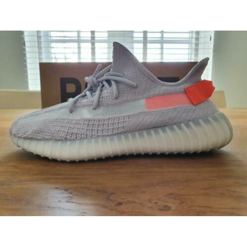 Yeezy boost 350 v2 tail light maat 44