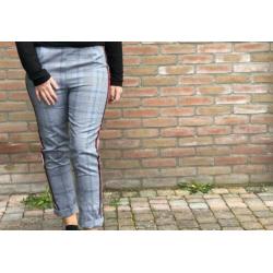 Geruite broek met strepen