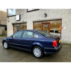 Volkswagen Passat 1.8 20V 92KW 2000 Blauw NIEUW APK 2e eig