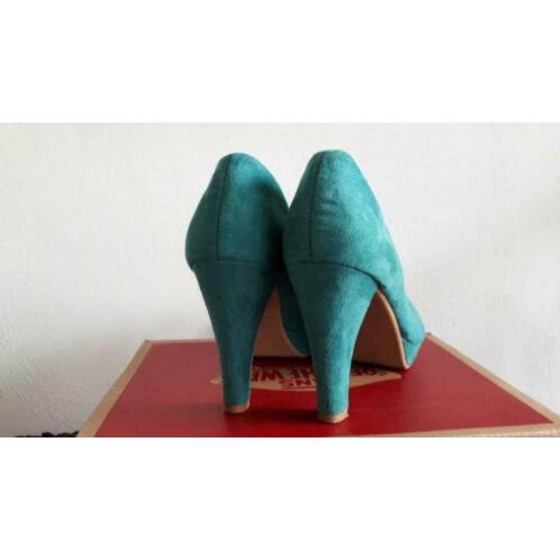 Pumps , zwart of groen maat 37