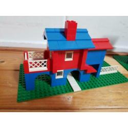 Lego huis en politiebureau jaren 70 354 en 356