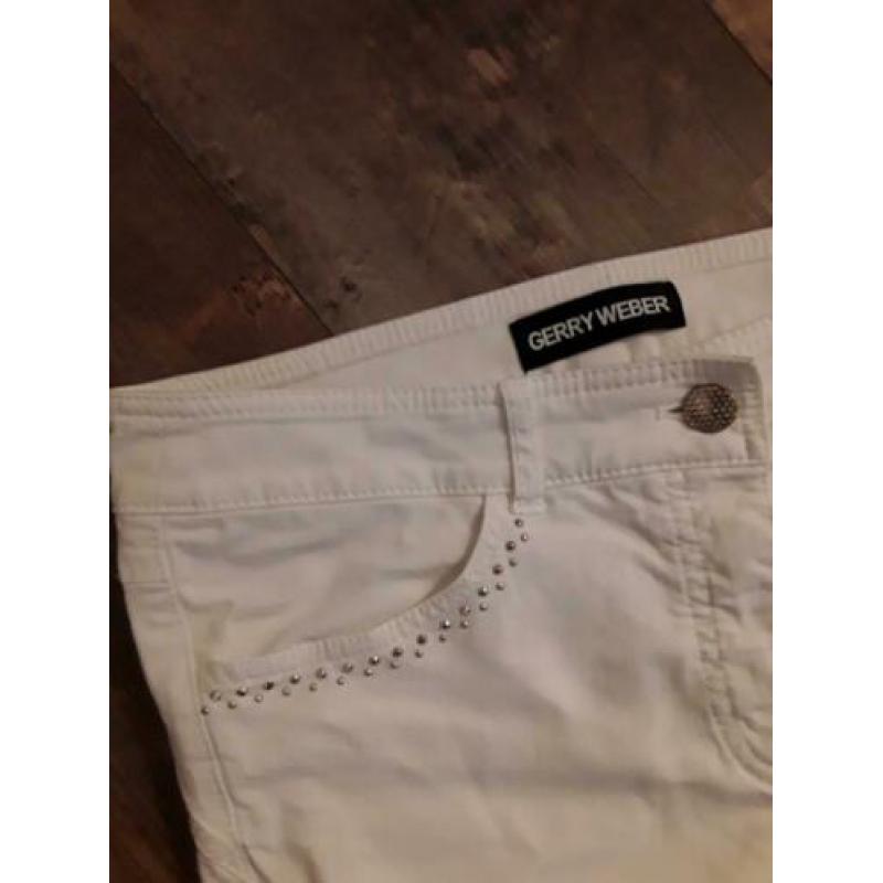 Vlotte witte jeans van Berry Weber maat 38