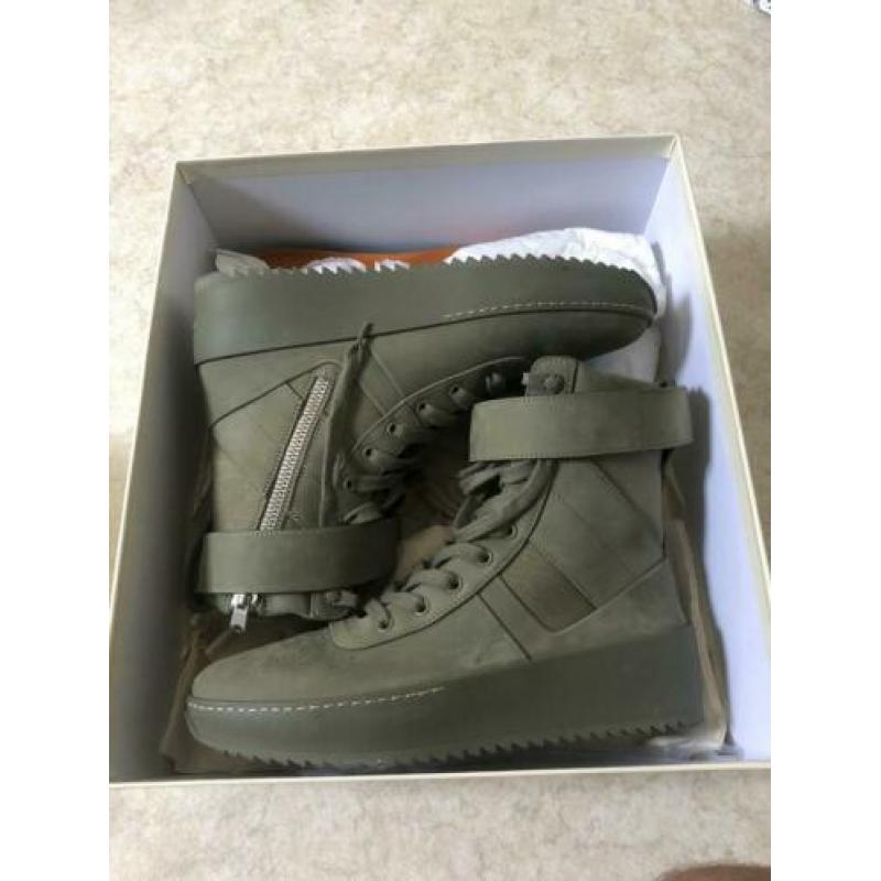 Fear of god military boots - 39 patta supreme yeezy nike