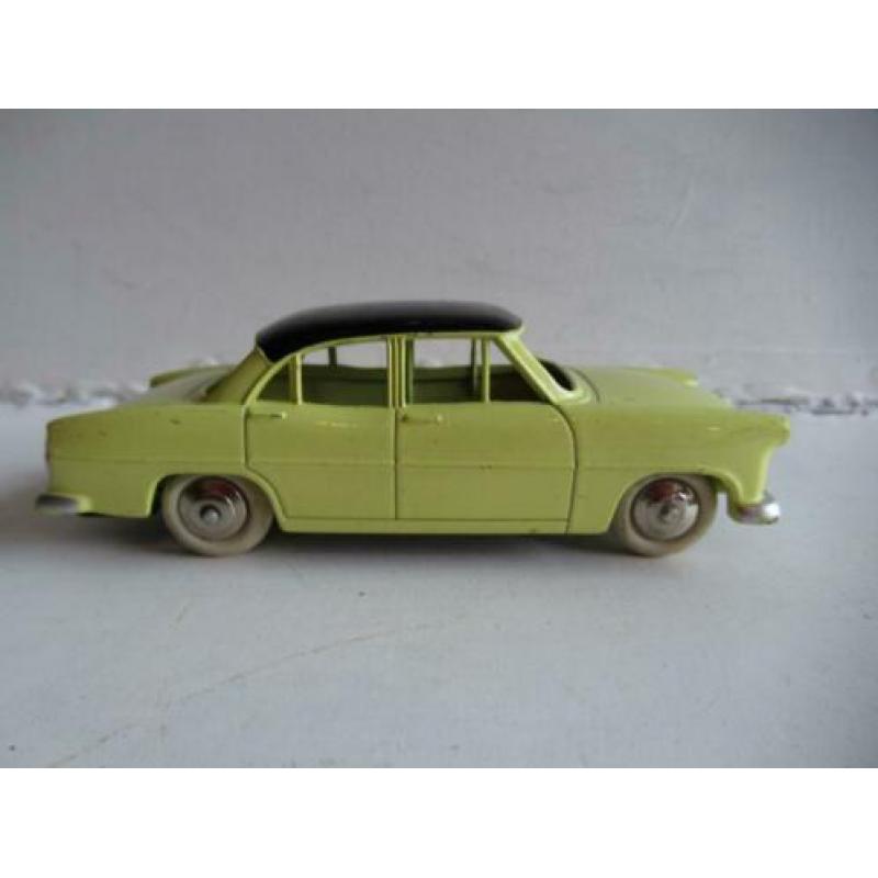 Dinky Toys Simca Versailles 24Z 1:43 Atlas