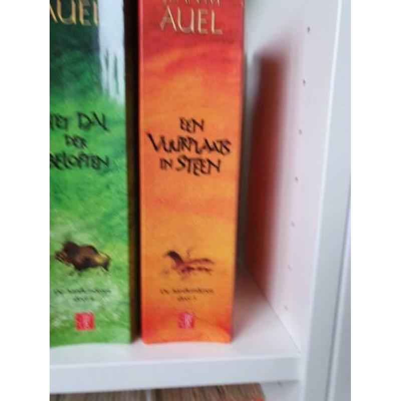 Boeken Jean M. Auel, Aardkinderen serie deel 1 t/m 5