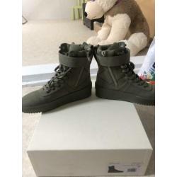 Fear of god military boots - 39 patta supreme yeezy nike