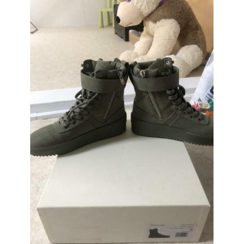 Fear of god military boots - 39 patta supreme yeezy nike