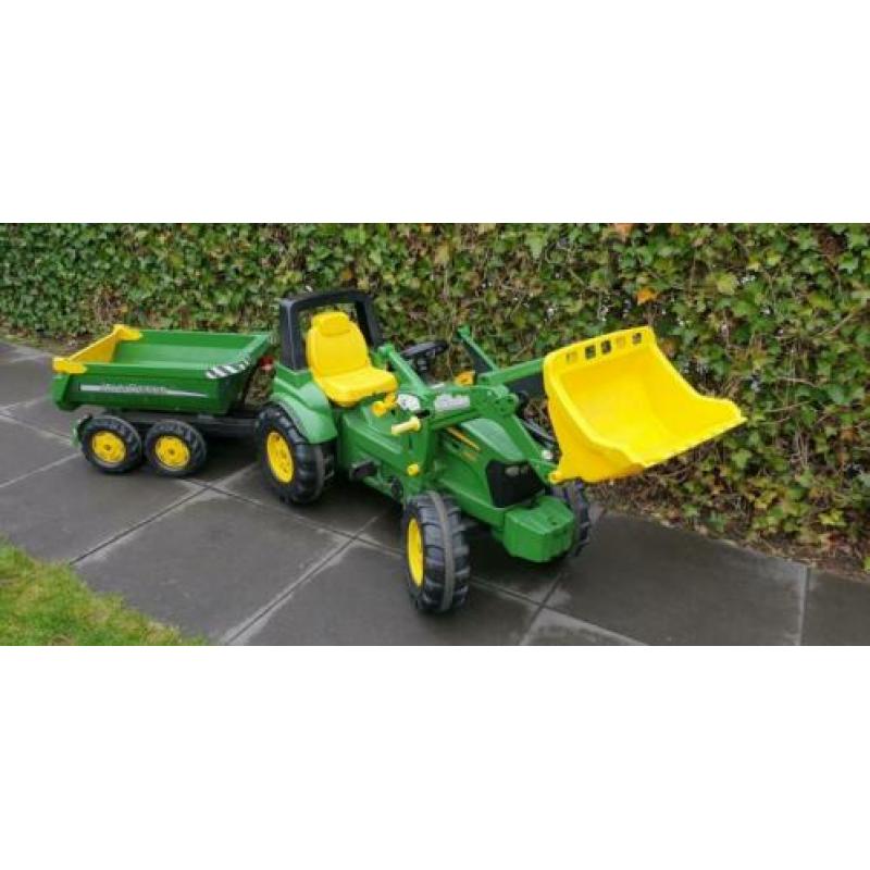 John Deere tractor met voorlader en aanhanger (nieuw € 260)